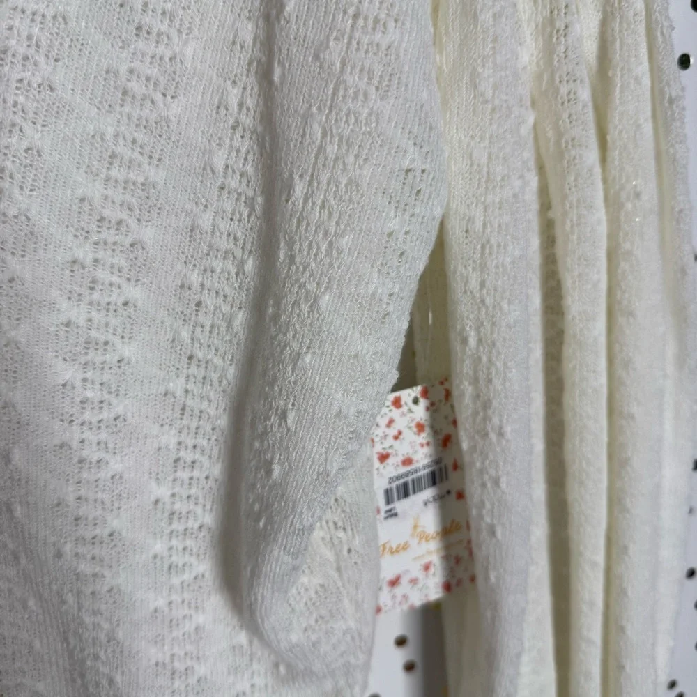 Free people Elegant White Lace V-Neck NWT